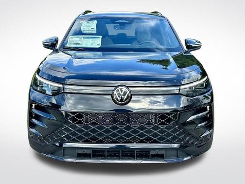 Black 2026 Volkswagen Tiguan 2.0T SE R-Line Black
