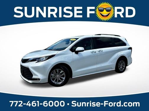 2023 Toyota Sienna XLE
