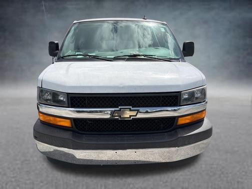 Summit White 2018 Chevrolet Express 3500 LT