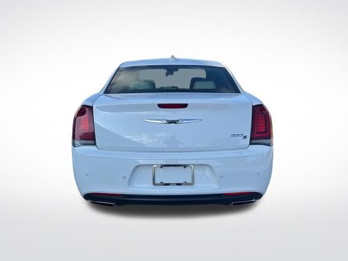 2017 Chrysler 300 S