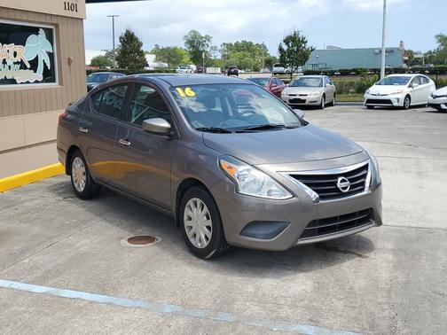 2016 Nissan Versa SV