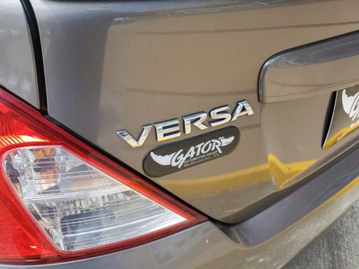 2016 Nissan Versa SV