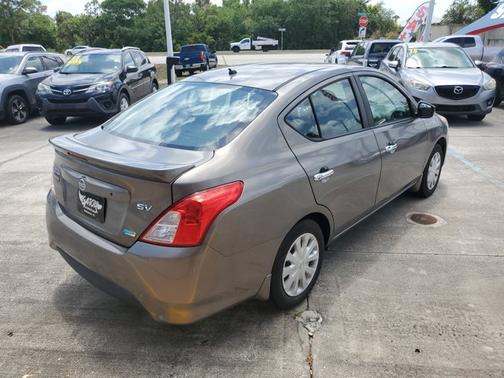 2016 Nissan Versa SV