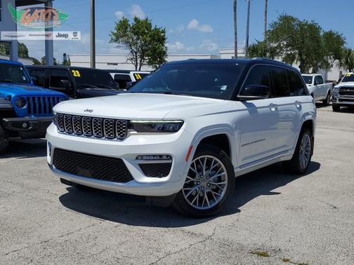 2022 Jeep Grand Cherokee Summit