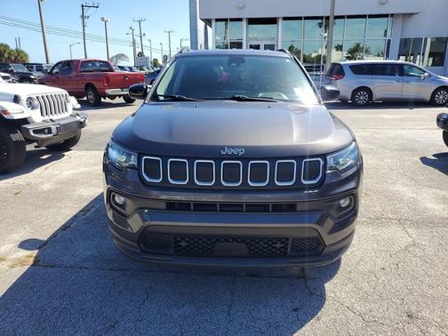 2022 Jeep Compass Latitude Lux