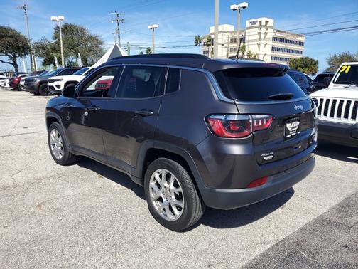 2022 Jeep Compass Latitude Lux