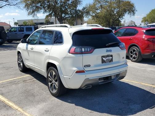 2019 Jeep Cherokee Overland