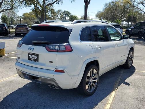 2019 Jeep Cherokee Overland