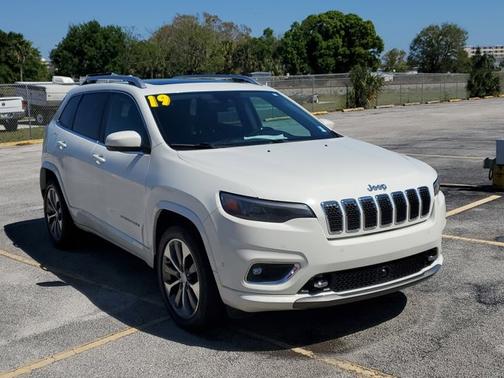 2019 Jeep Cherokee Overland