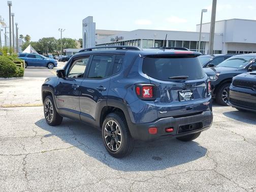 2023 Jeep Renegade Trailhawk