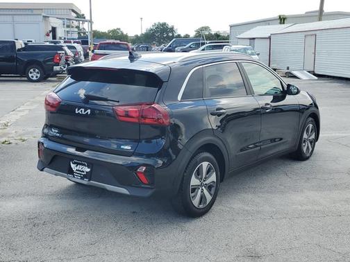 2022 Kia Niro LX