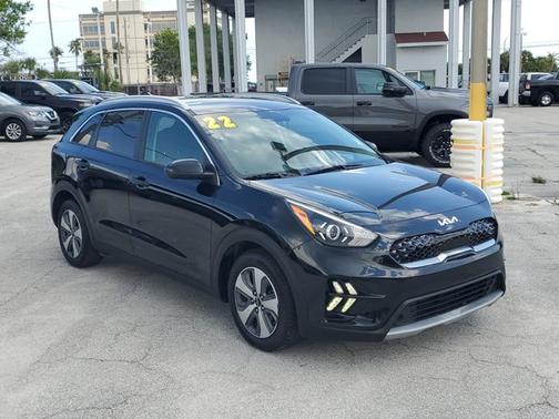2022 Kia Niro LX