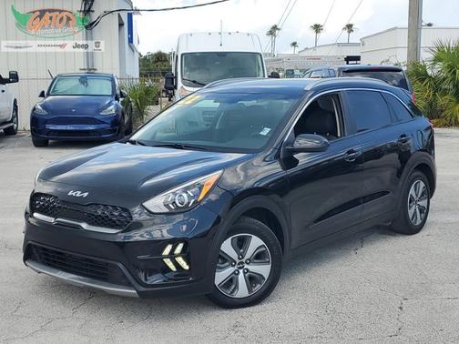 2022 Kia Niro LX