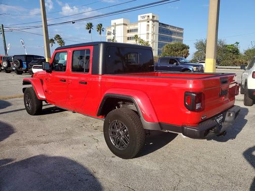 2024 Jeep Gladiator Sport S