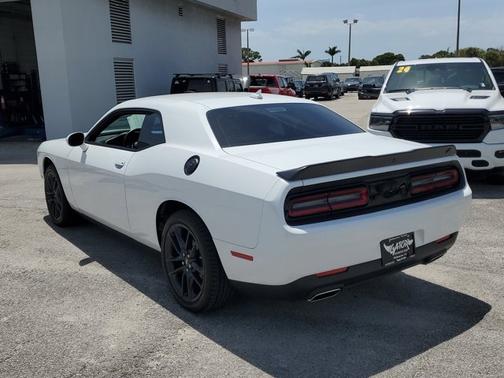 2023 Dodge Challenger SXT