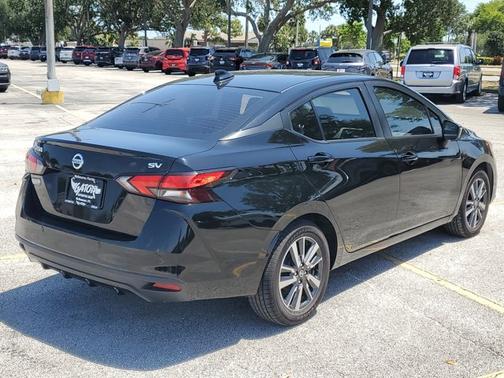 2021 Nissan Versa SV
