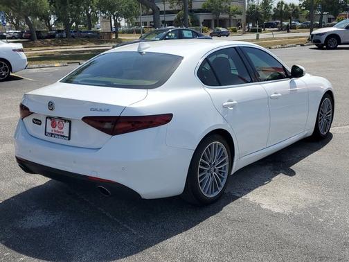 2018 Alfa Romeo Giulia Ti Lusso