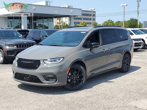 2025 Chrysler Pacifica Limited