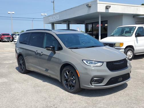 2025 Chrysler Pacifica Limited