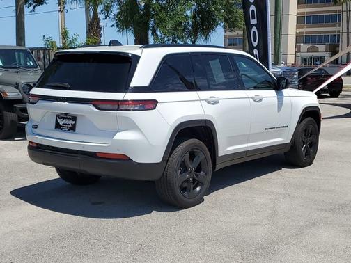 2023 Jeep Grand Cherokee Altitude