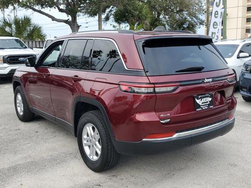 2023 Jeep Grand Cherokee Laredo