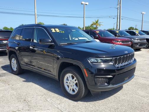 2023 Jeep Grand Cherokee Laredo