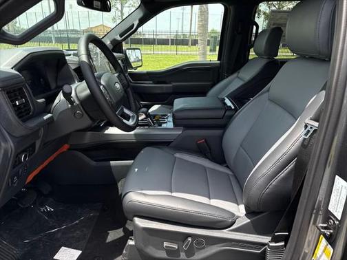 2025 Ford F-150 Lightning LARIAT