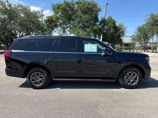 Black Metallic 2025 Ford Expedition Max Active 4x2
