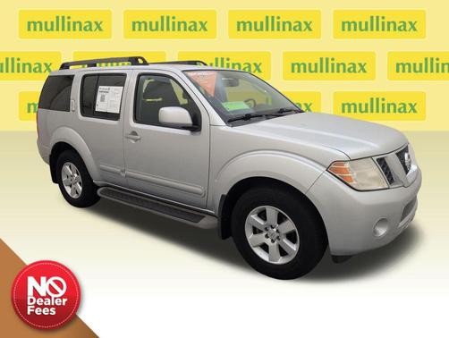 Silver Lightning Metallic 2011 Nissan Pathfinder SV