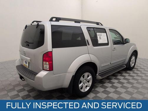 Silver Lightning Metallic 2011 Nissan Pathfinder SV