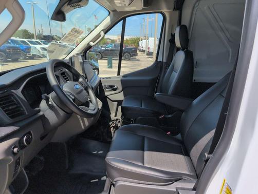 Oxford White 2026 Ford Transit-250 Base