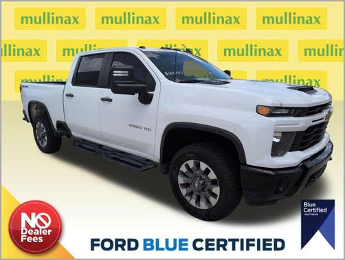 Summit White 2024 Chevrolet Silverado 2500 Custom