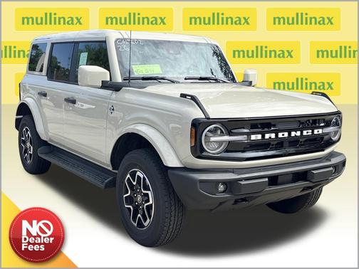Desert Sand 2026 Ford Bronco Outer Banks