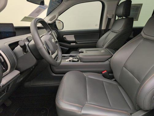 2025 Ford Expedition Max Active 4x2