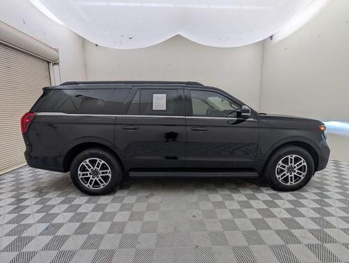 2025 Ford Expedition Max Active 4x2