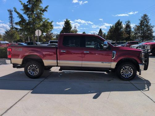 Rapid Red Metallic Tinted Clearcoat 2022 Ford F-250 Lariat