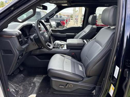 2025 Ford F-150 Lightning LARIAT