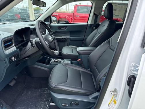 2025 Ford Maverick Lobo Standard
