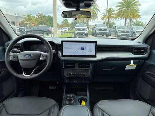 2025 Ford Maverick Lobo Standard