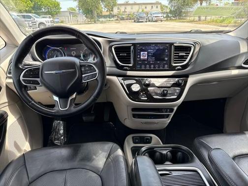2020 Chrysler Pacifica Touring-L Plus