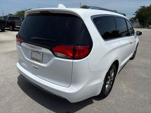 2020 Chrysler Pacifica Touring-L Plus