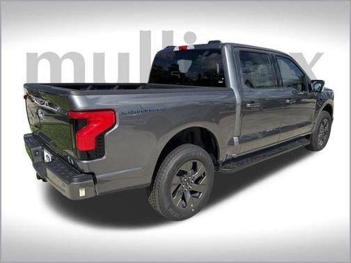 2025 Ford F-150 Lightning Flash