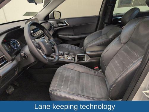 2022 Mitsubishi Outlander SE