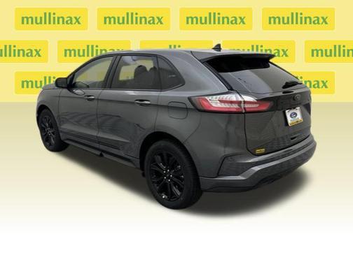 Carbonized Gray Metallic 2024 Ford Edge SE
