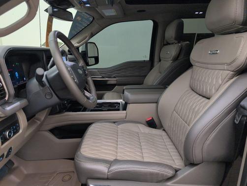2025 Ford F-450 Platinum