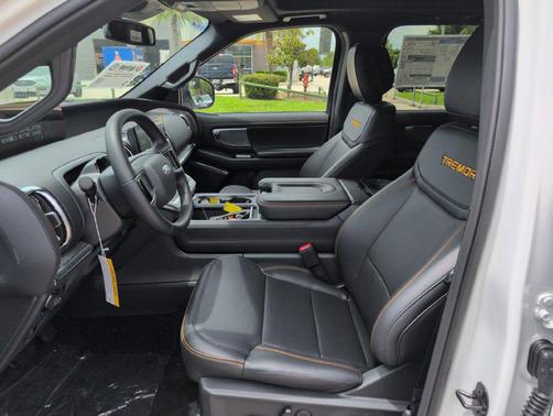 Star White Metallic Tri-Coat 2027 Ford Expedition Tremor