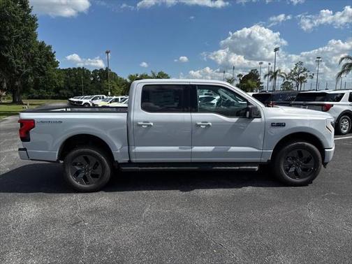 2025 Ford F-150 Lightning Flash