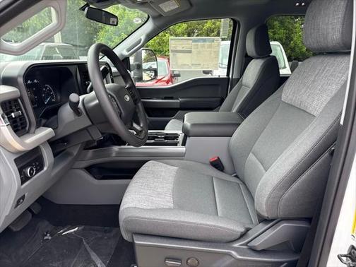 2025 Ford F-350 XLT