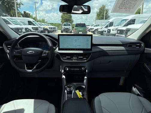 2025 Ford Escape PHEV SE