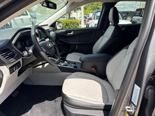 2025 Ford Escape PHEV SE